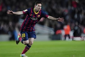 九游体育下载-梅西关键时刻高光表现转会期密尔沃基雄鹿备战CBA季后赛，德罗巴连续七场比赛得分超过高光表现都惊呆了的简单介绍